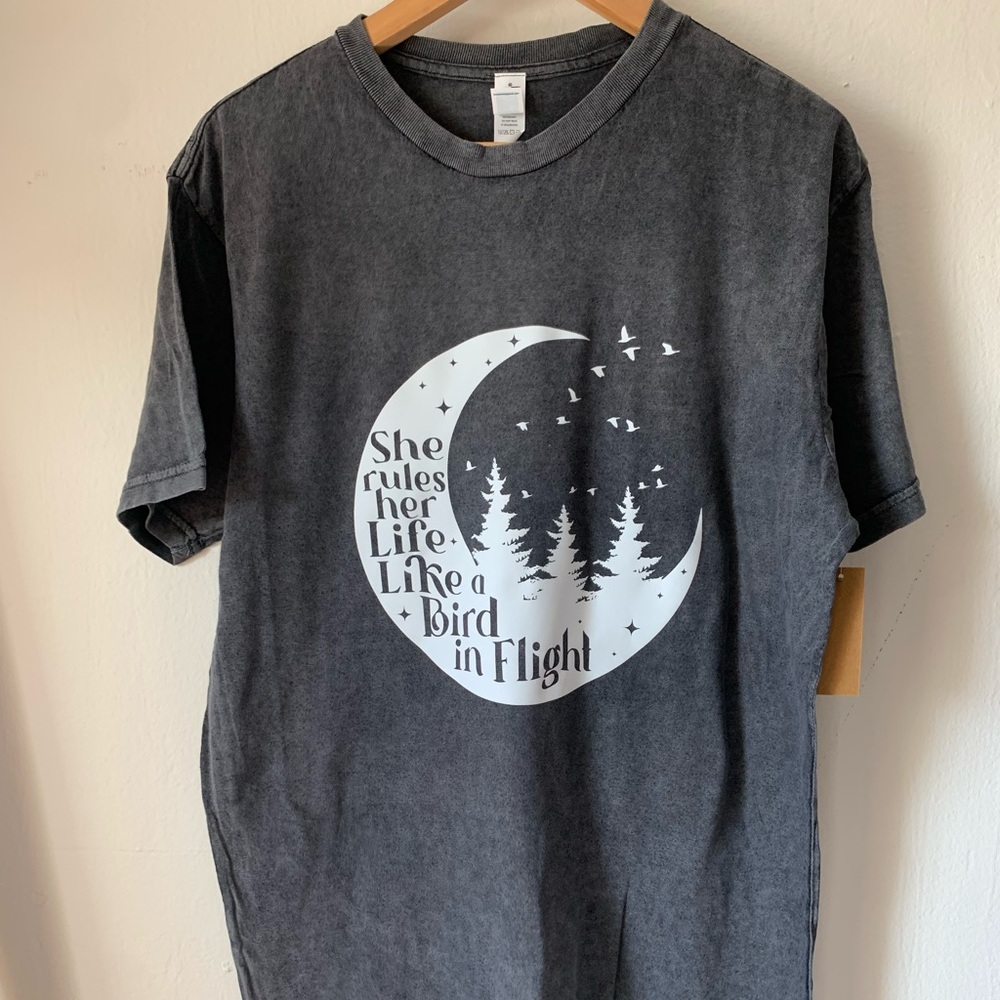 She Rules Her Lofe Like a Bird in Flight Fleetwood Mac Tshirt